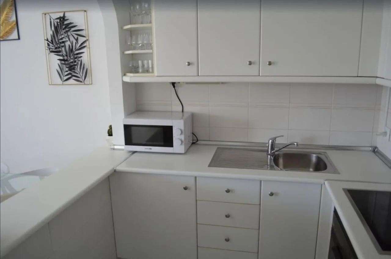 בנאלמדנה Zodiaco Apartment